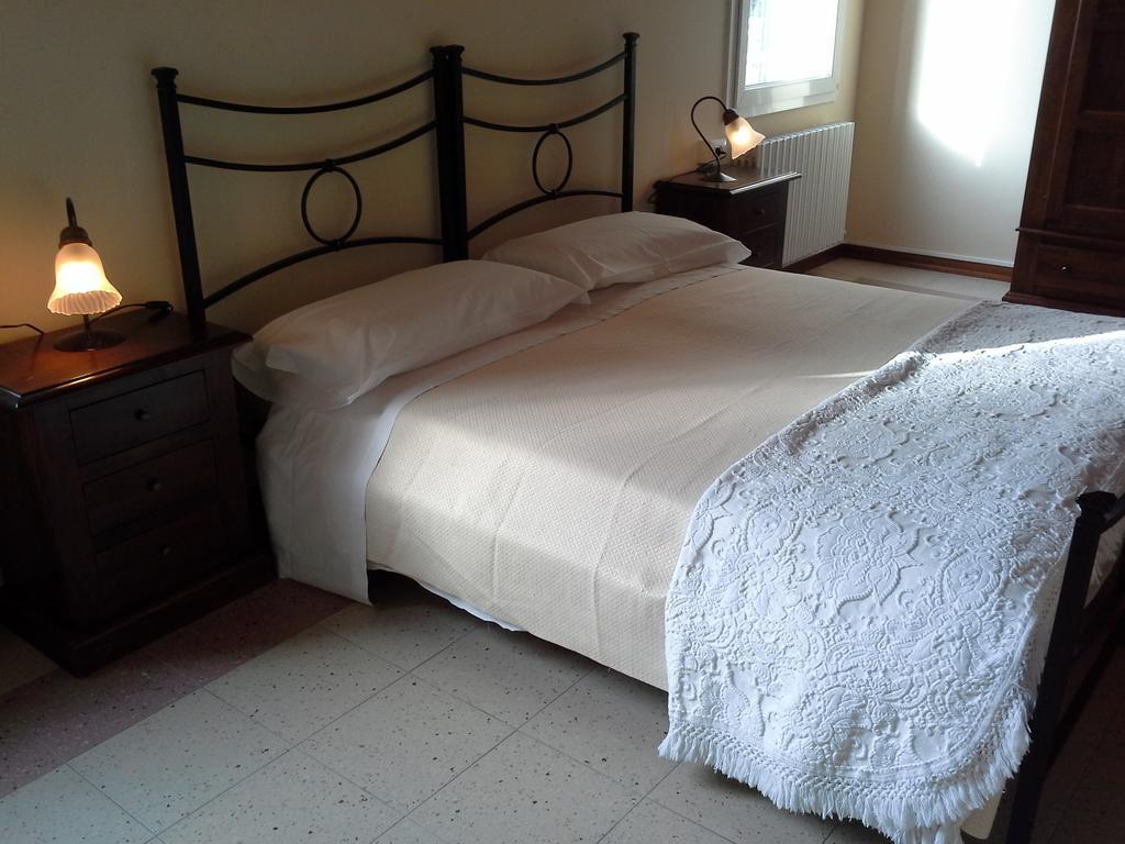 Le Stanze Sul Po Bed & Breakfast Ferrara Oda fotoğraf